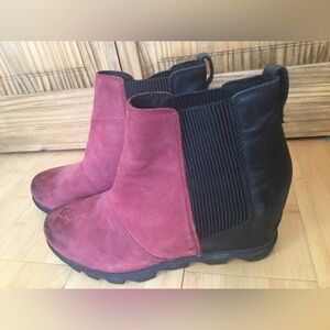 Sorel Joan Of Arctic Wedge II Chelsea Bootie Maroon Black Size 9.5 US NL3023-624
